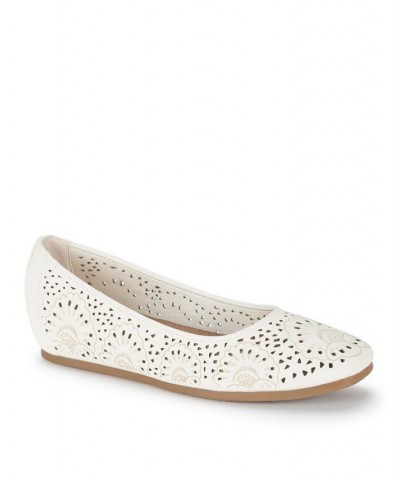 Women's Chika Casual Flat Ivory/Cream $37.13 Shoes