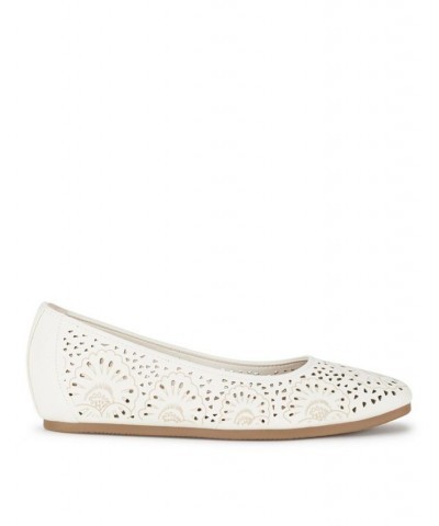 Women's Chika Casual Flat Ivory/Cream $37.13 Shoes